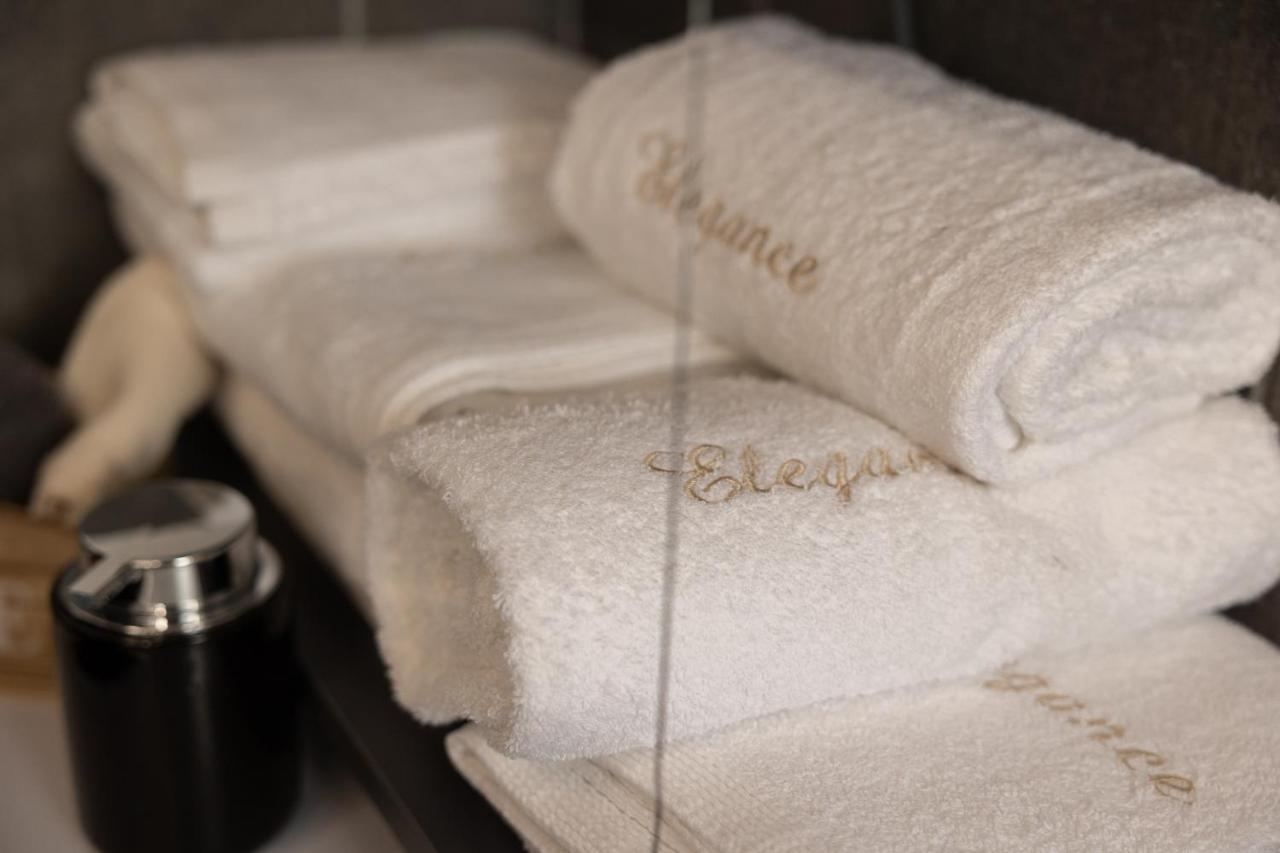 "Elegance" Central Luxury Apartment Piraeus Luaran gambar
